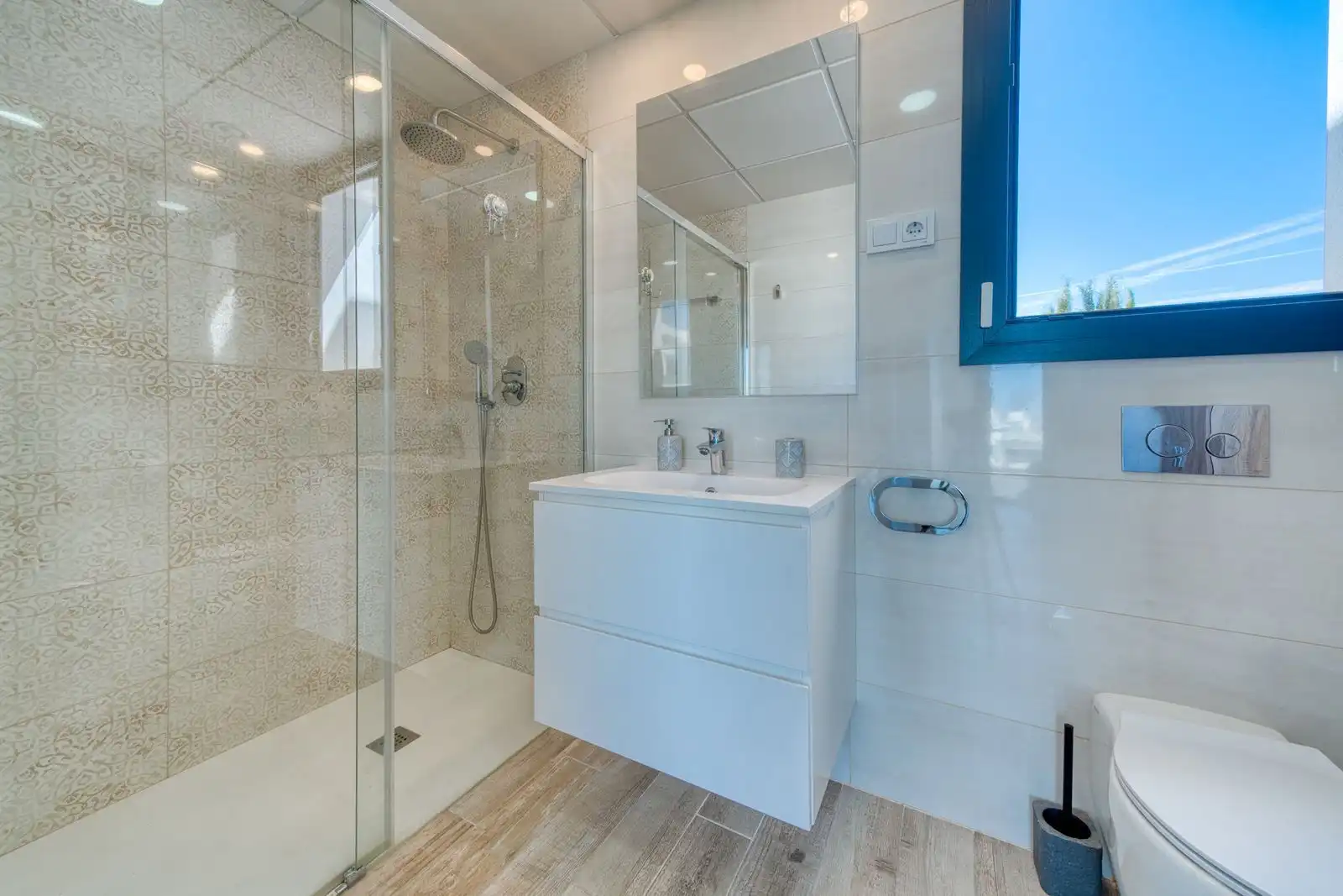 Baño de Ático de alquiler en Estepona con Aire acondicionado, Terraza y Amueblado