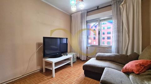 Foto 2 de Piso en venta en Calle Puerto de Tarna, Teatinos - Los Prados, Oviedo