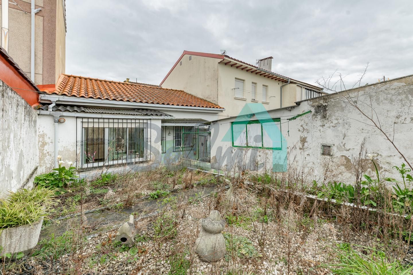 Vista exterior de Casa adosada en venta en Avilés con Jardín privado y Terraza