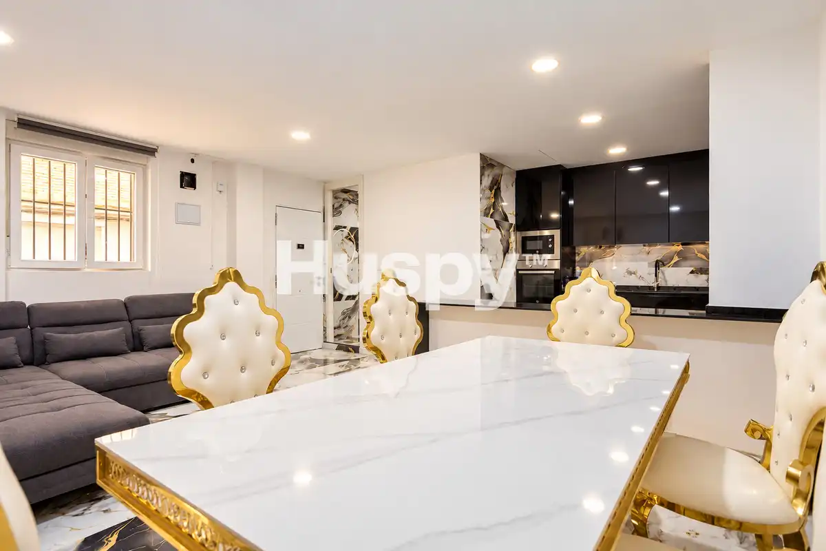Comedor de Loft en venta en Avenida de la Paz  