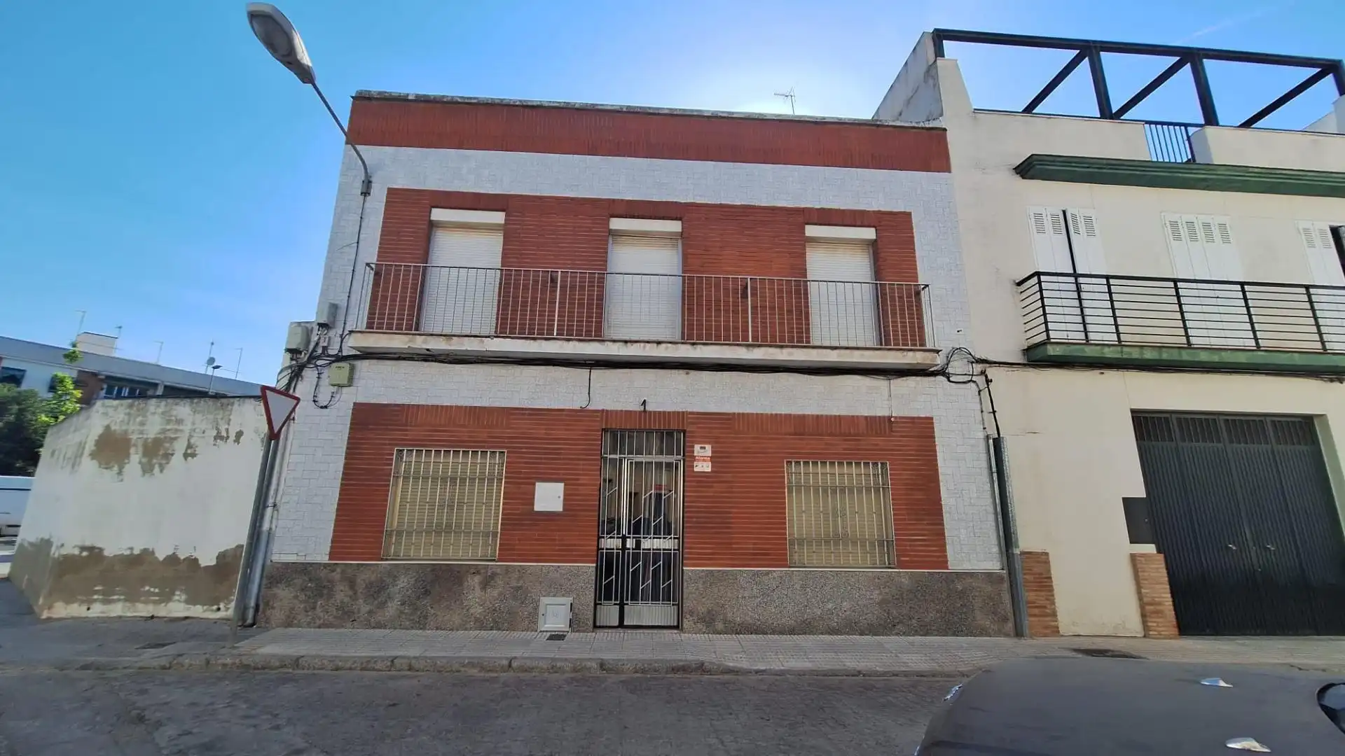 Vista exterior de Casa o xalet en venda en Córdoba amb Terrassa i Traster