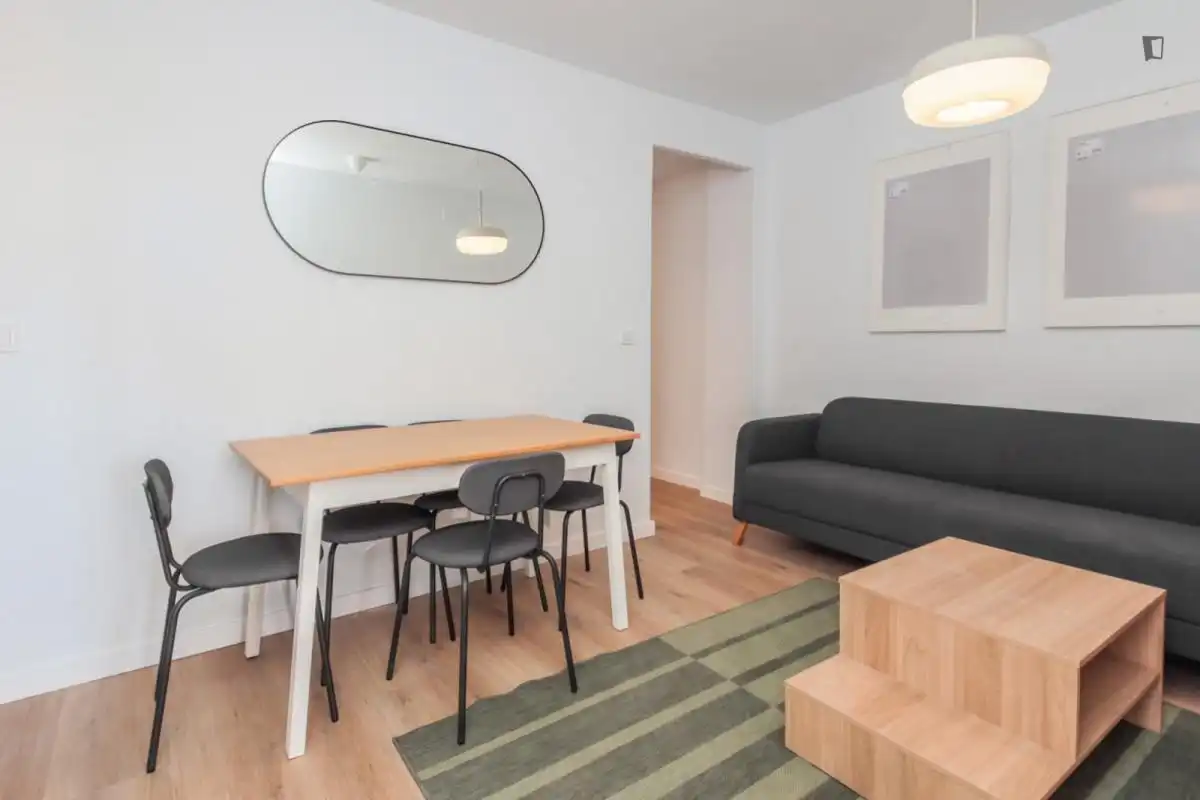 Room in Centre