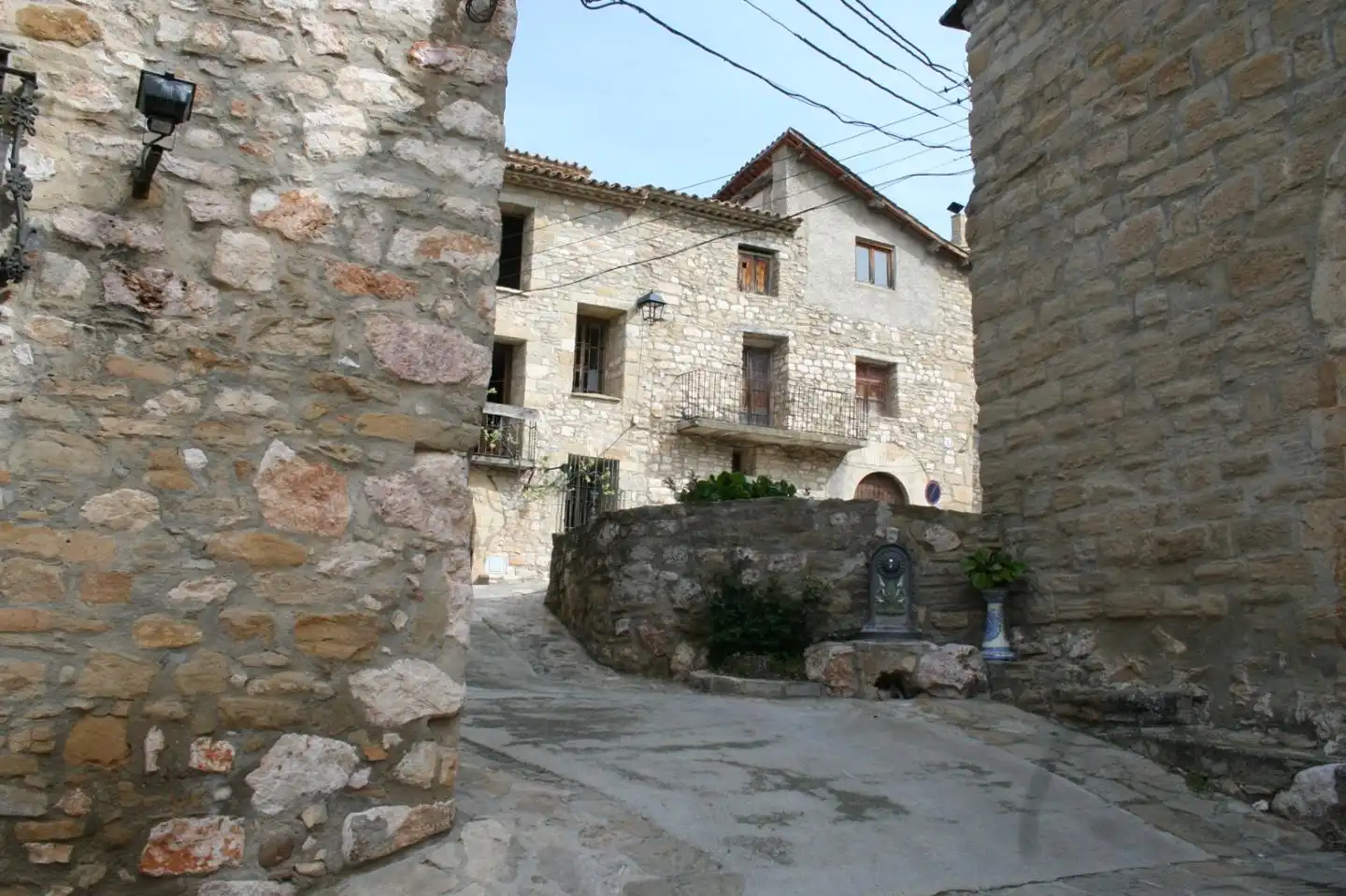 Vista exterior de Casa o xalet en venda en Camarasa amb Calefacció i Terrassa