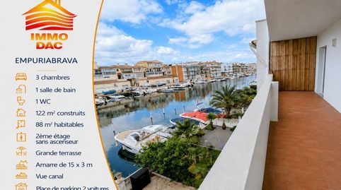 Apartamento en venta con gran terraza, vistas al canal en Empuriabrava con amarre., imatge 2