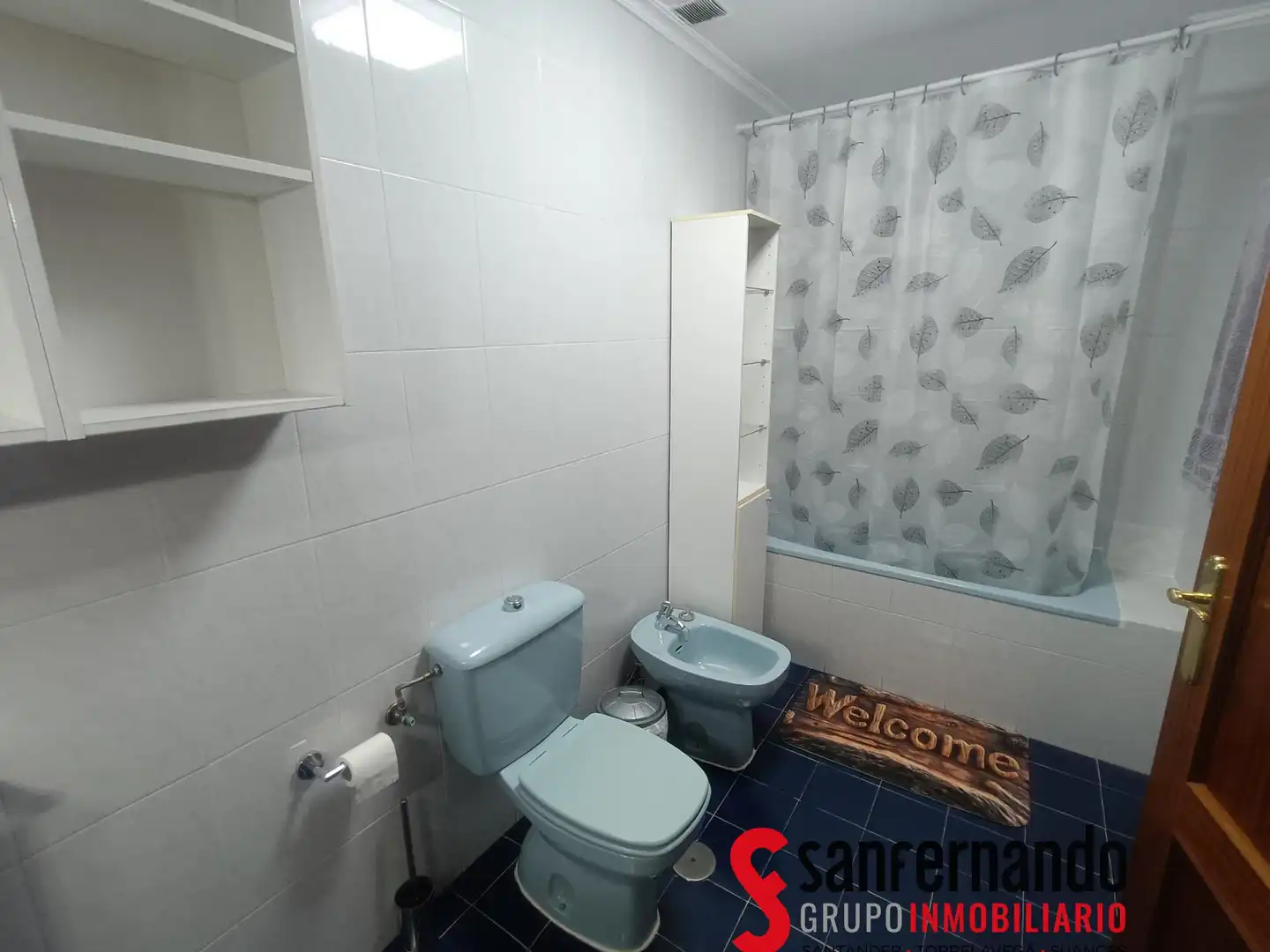 Bathroom of Flat for rent in Santander  with Heating, Parquet flooring and Furnished
