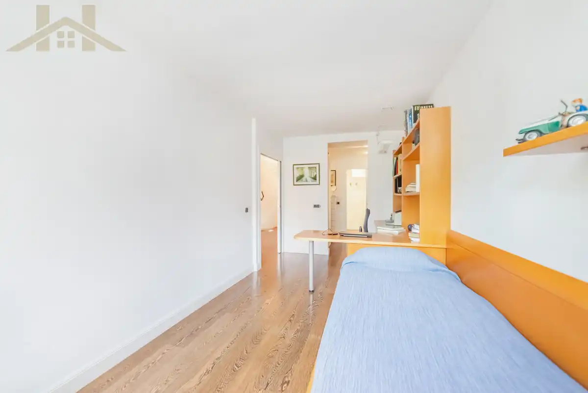 Bedroom of Detached homes for sale in Tres Cantos  with Air Conditioner, Heating and Private garden
