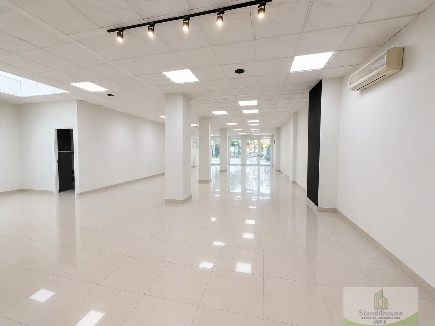 Commercial properties for rent in Sevilla  with Air Conditioner