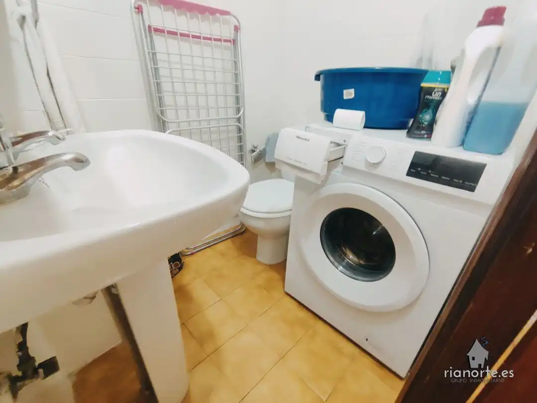 Bathroom of Flat for sale in Laviana  with Heating, Terrace and Storage room