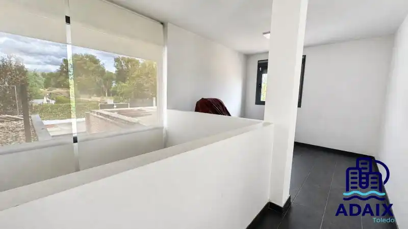 Houses for sale in Layos  with Air Conditioner, Heating and Terrace