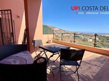 Casa a schiera con piscina in vendita a Camino de la Viñuela 6