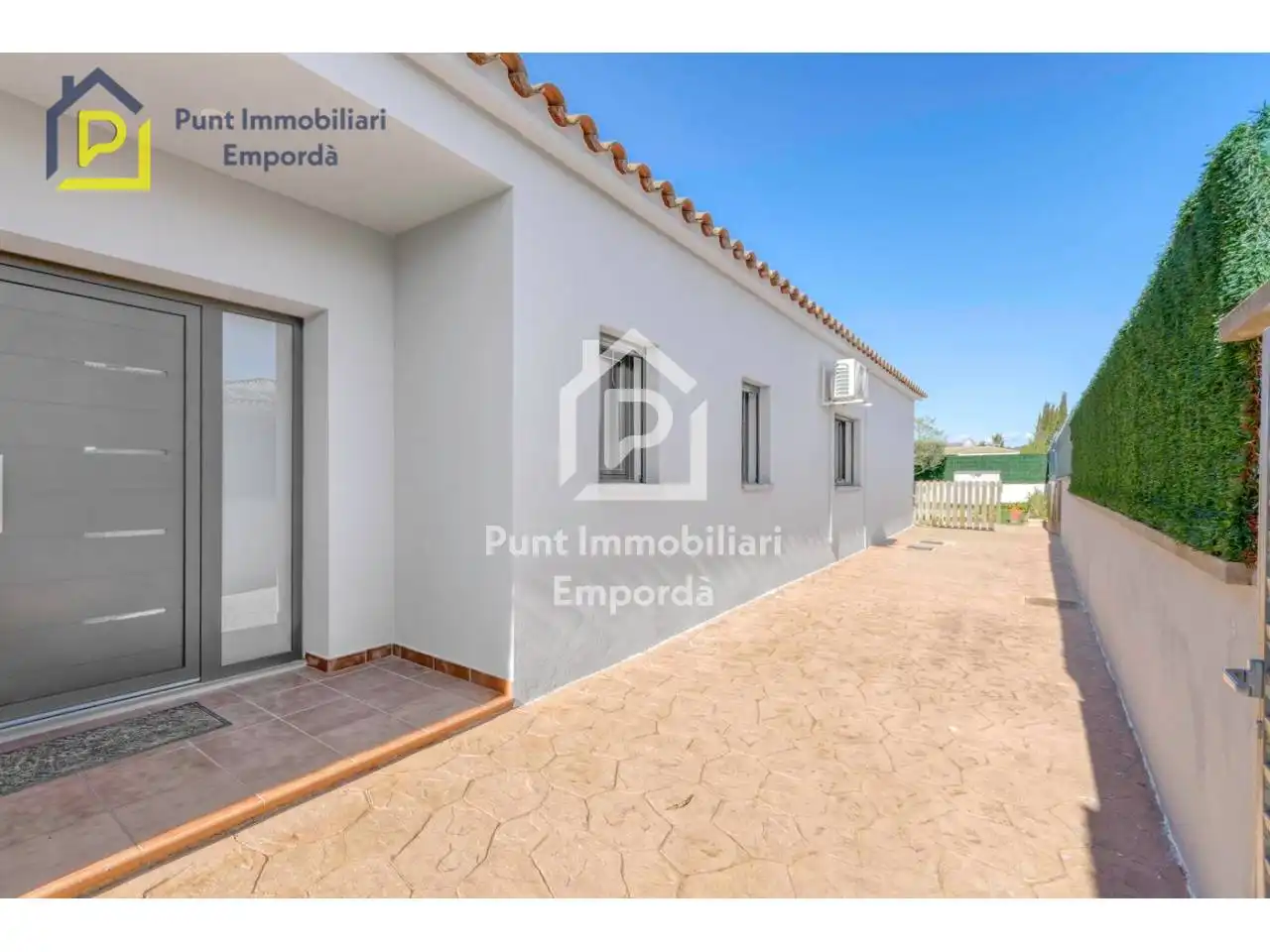 Vista exterior de Casa o xalet en venda en Cistella amb Aire condicionat, Calefacció i Jardí privat
