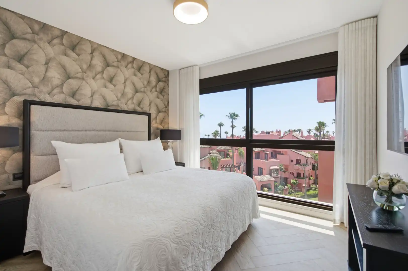 Habitación de Ático en venta en Estepona con Terraza, Piscina y Piscina comunitaria