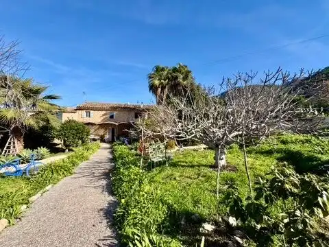 Vista exterior de Finca rústica en venda en Andratx amb Calefacció, Jardí privat i Traster