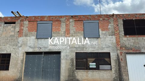 Casa y solar en VENTA en Sellent con posibilidad de crear 2 viviendas, patio y gran potencial