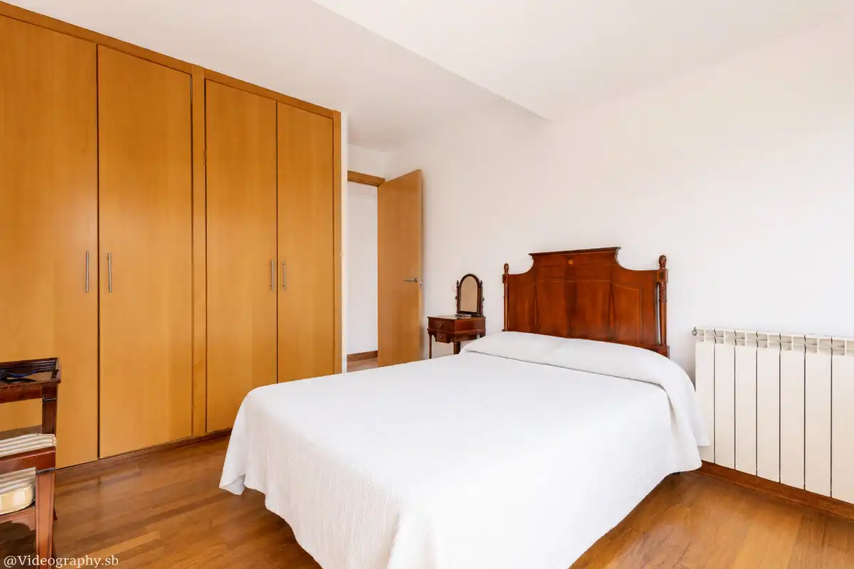 Dormitori de Casa adosada en venda en Madrid amb Aire condicionat, Calefacció i Terrassa