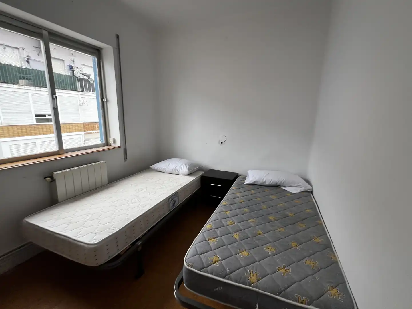 Habitación de Piso en venta en Torrelavega  con Calefacción, Jardín privado y Parquet