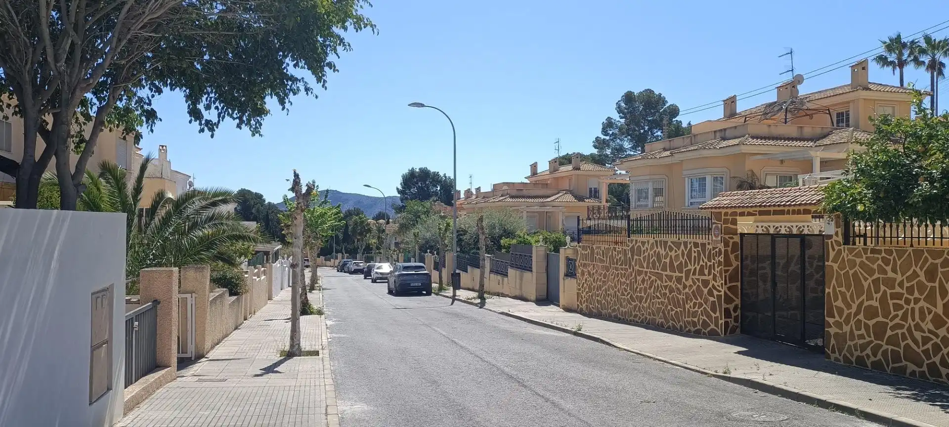 Vista exterior de Casa o chalet en venta en La Nucia con Aire acondicionado, Jardín privado y Terraza