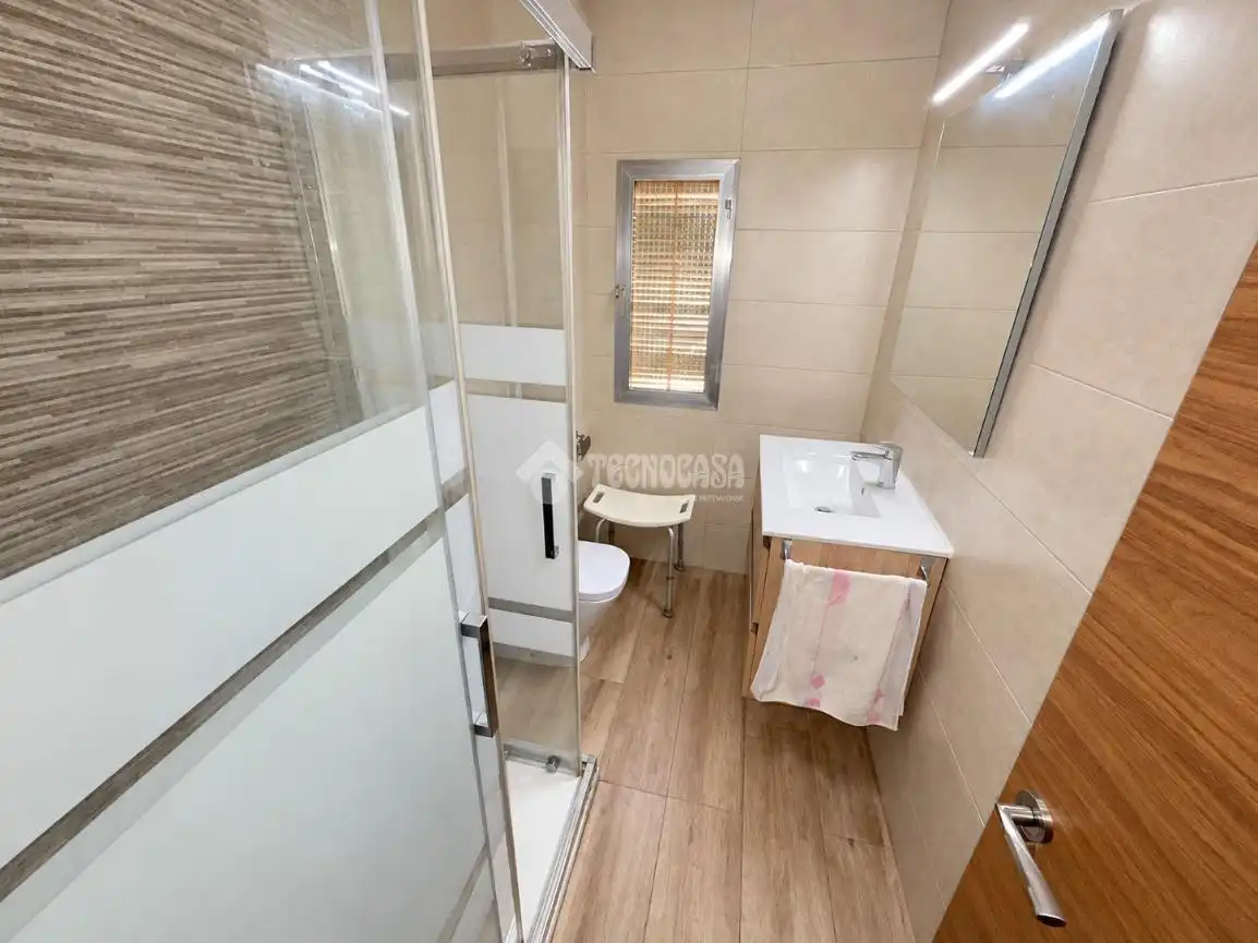 Piso con ascensor en venta en Zarzaquemada, imagen 7