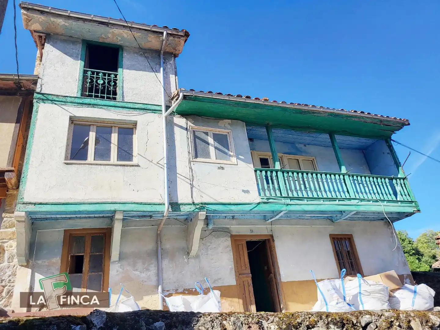 Exterior view of Houses for sale in Laviana  with Storage room