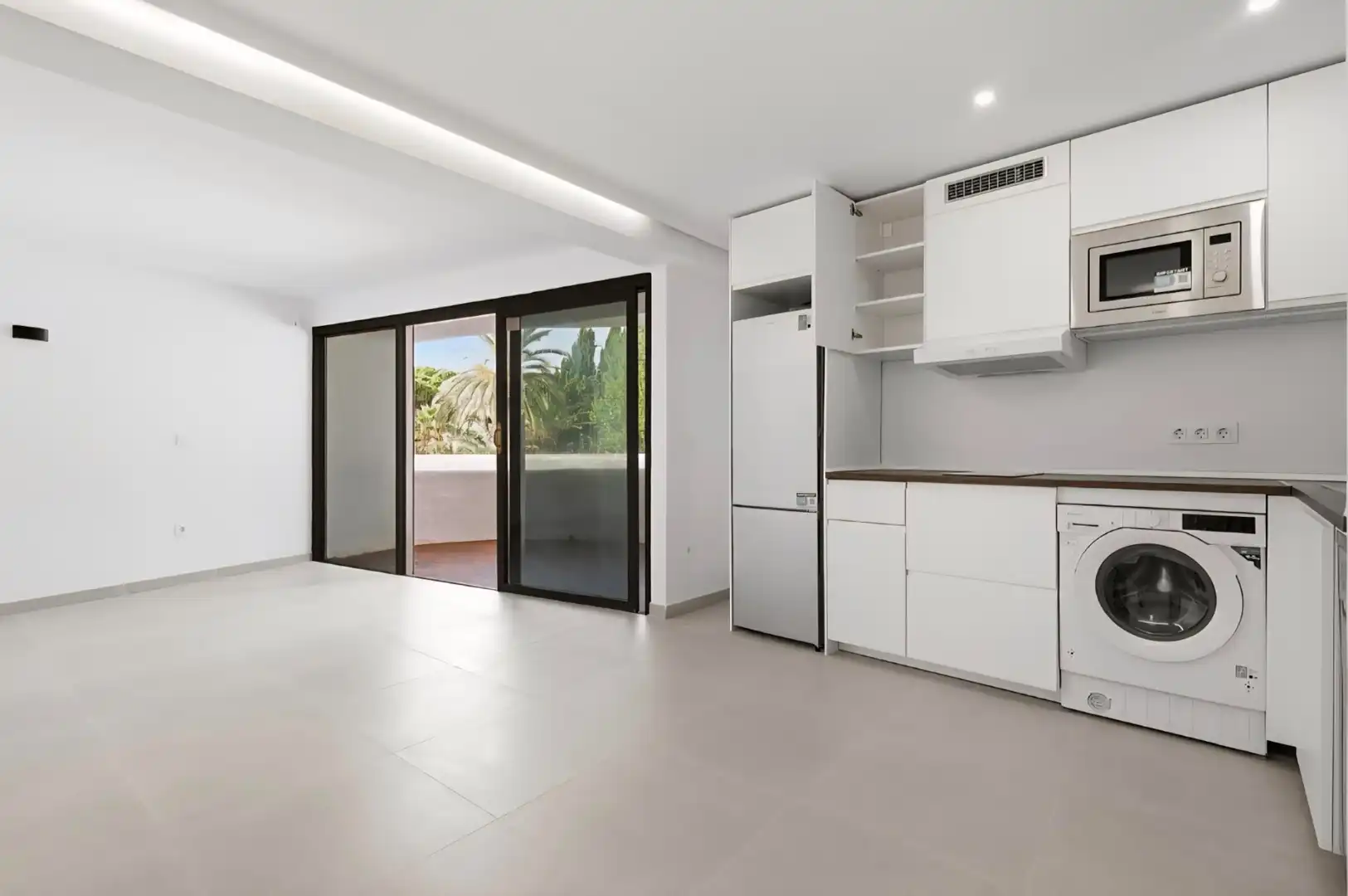 Kitchen of Apartments for sale in Marbella  with Community pool