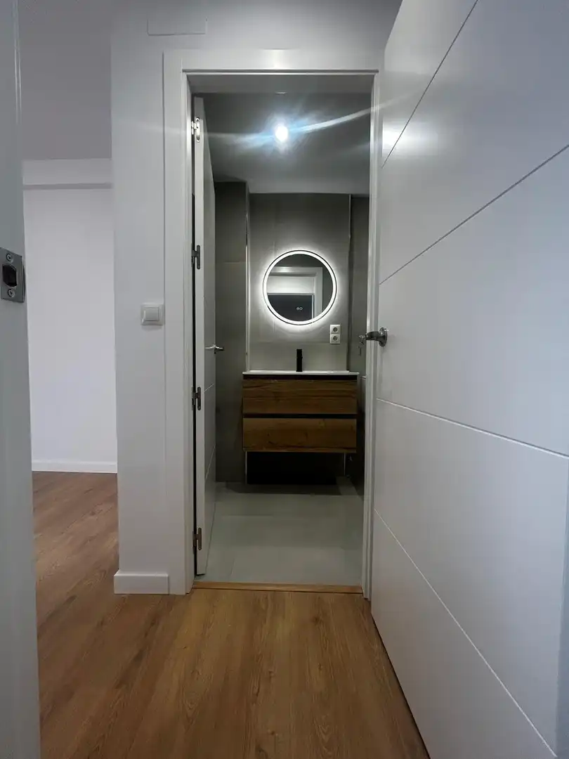Bathroom of Flat for sale in Córdoba  with Parquet flooring