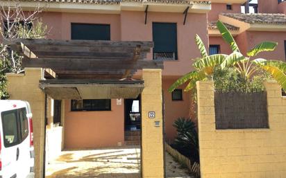 Exterior view of Single-family semi-detached for sale in Estepona  with Private garden, Terrace and Storage room