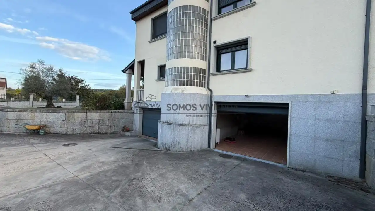 Parking of Houses for sale in San Cibrao das Viñas  with Heating, Private garden and Storage room