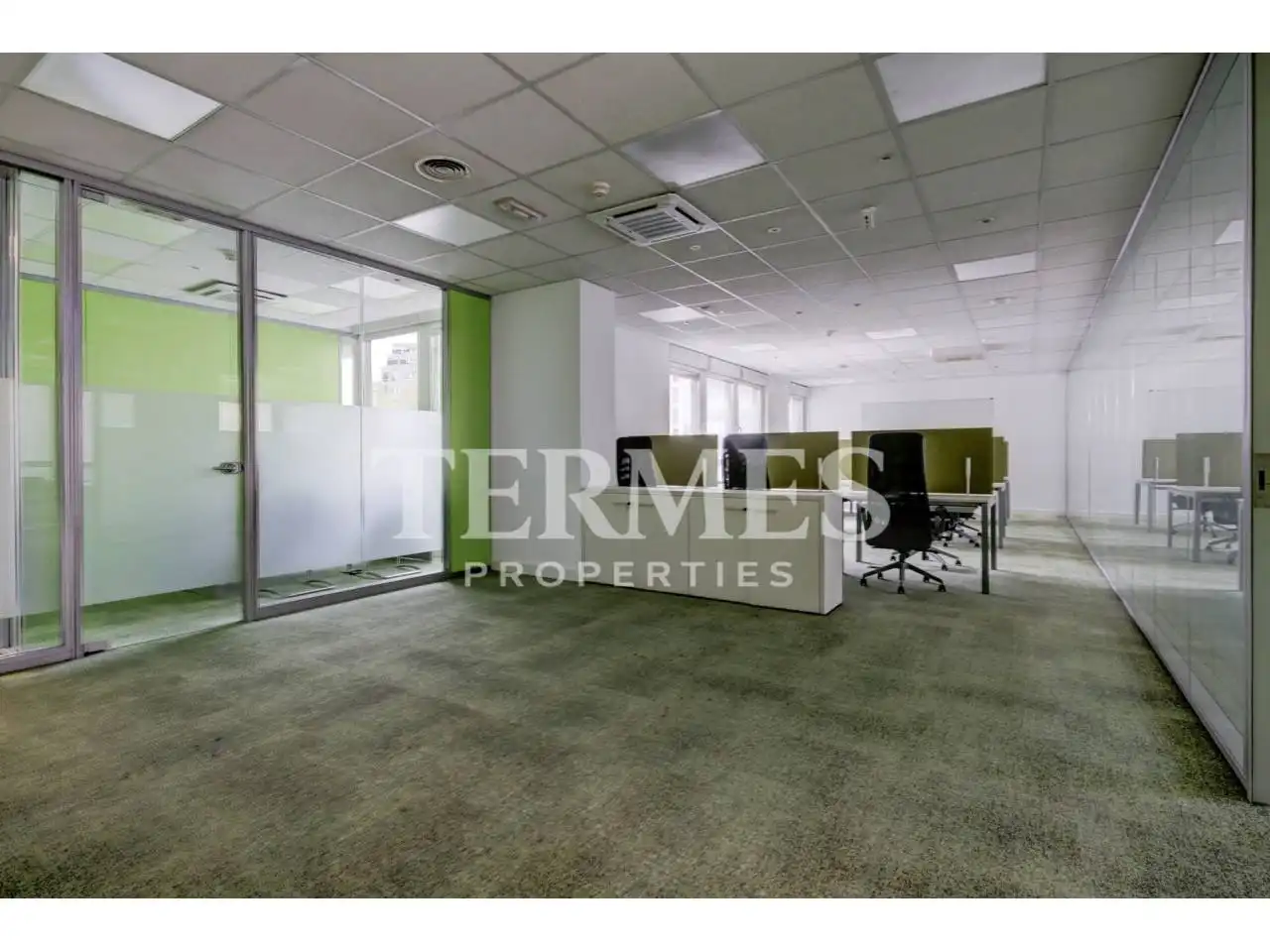 Office for sale in Barcelona  with Air Conditioner, Heating and Alarm