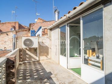 Casa amb balcó en venda a Carrer de la Palma