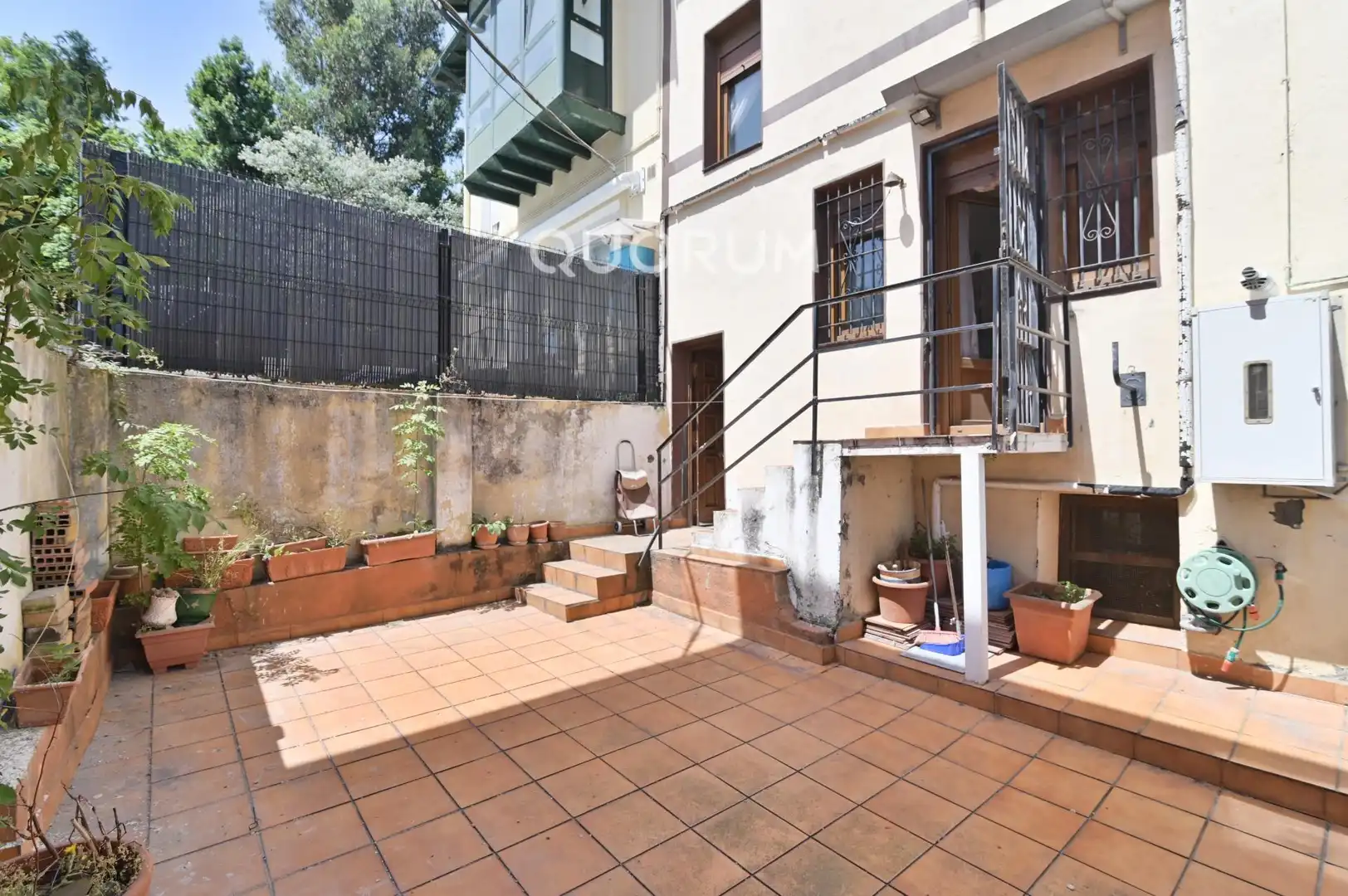 Vista exterior de Casa adosada en venda en Bilbao  amb Calefacció, Jardí privat i Terrassa