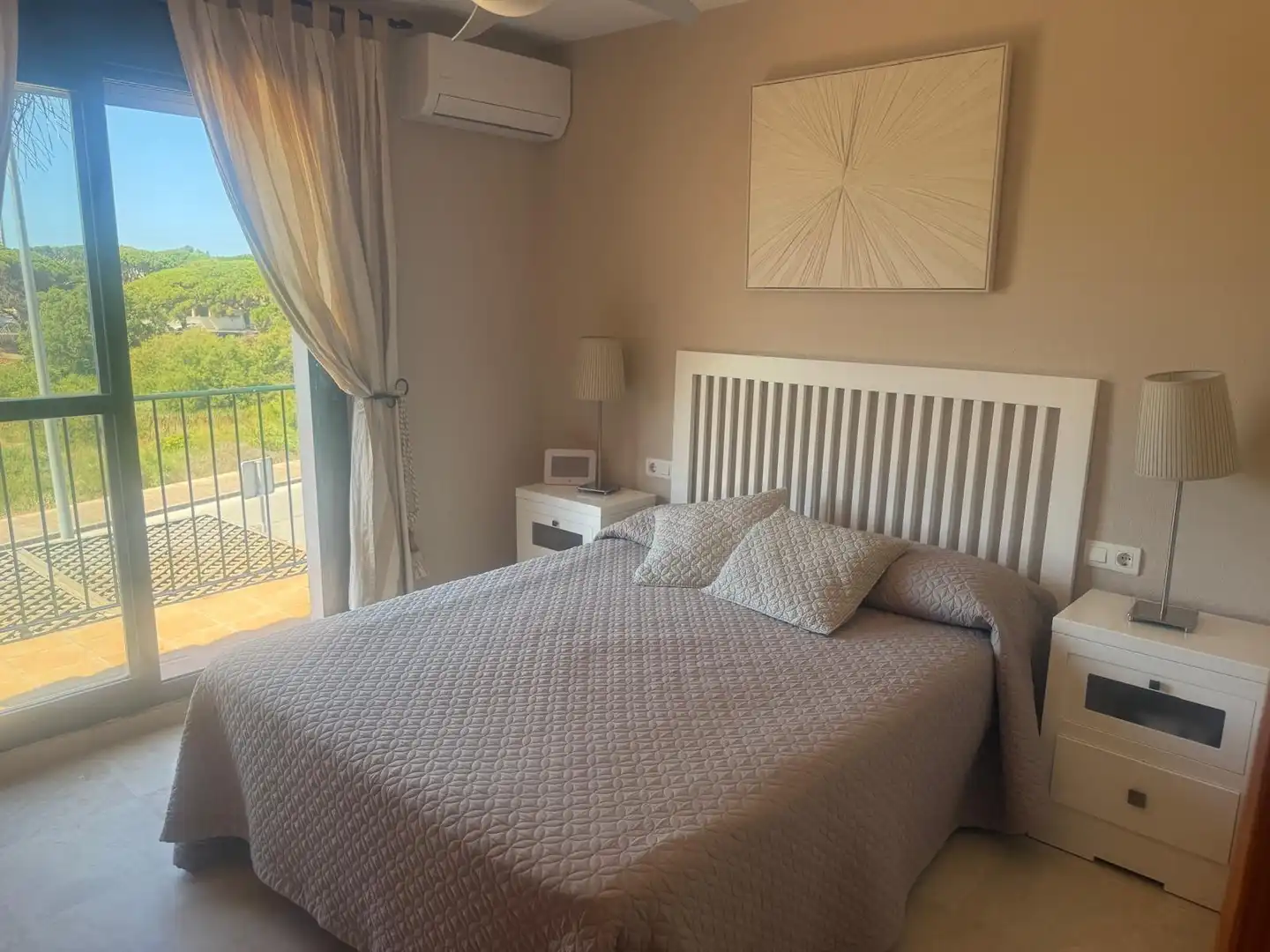 Dormitori de Casa adosada en venda en Chiclana de la Frontera amb Aire condicionat, Calefacció i Jardí privat