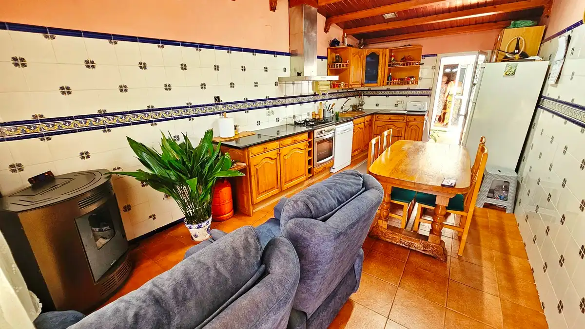 Cocina de Casa o chalet en venta en Santa Ana la Real con Aire acondicionado, Calefacción y Jardín privado