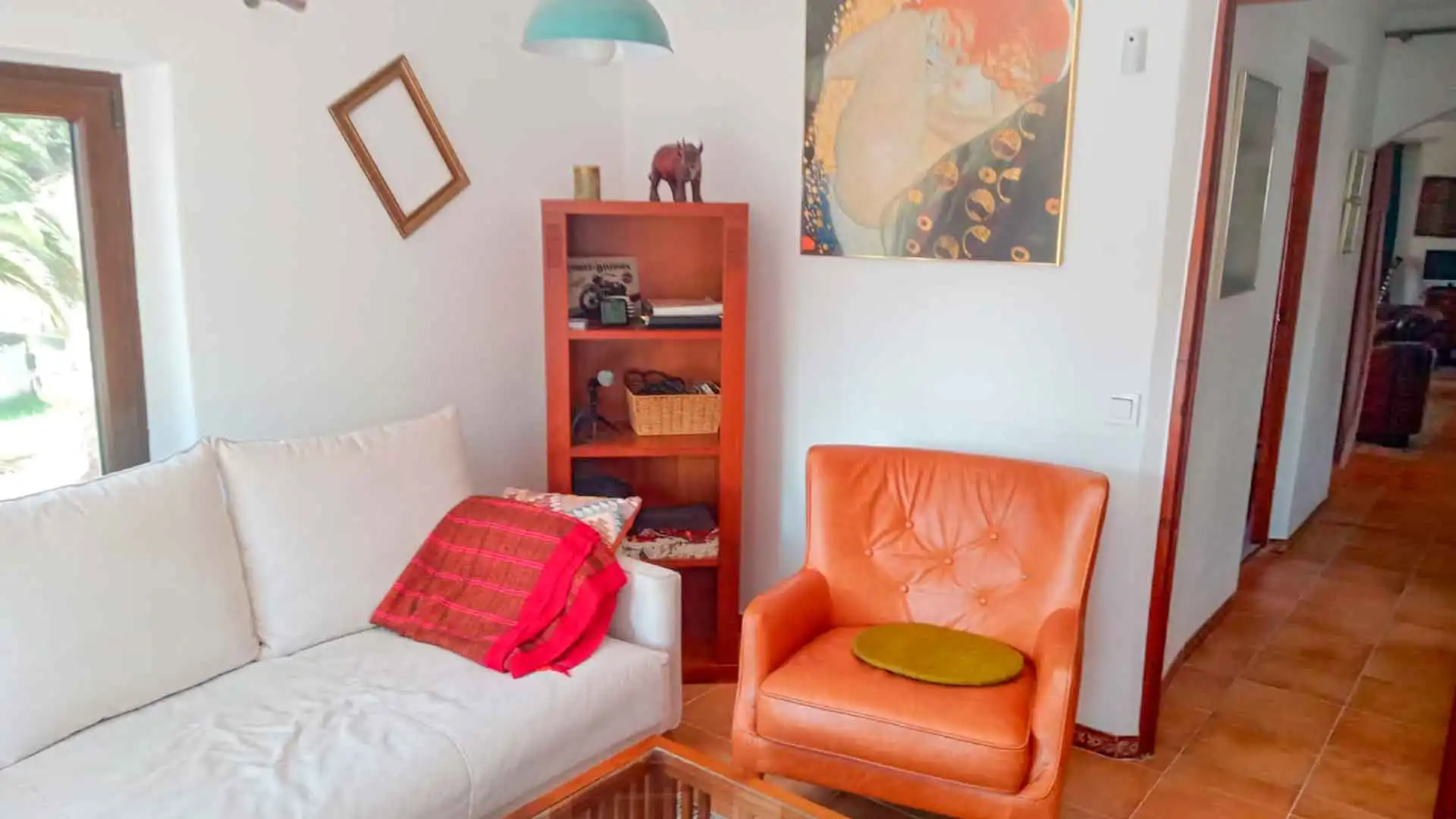 Sala d'estar de Casa o xalet en venda en Casares amb Jardí privat, Terrassa i Piscina