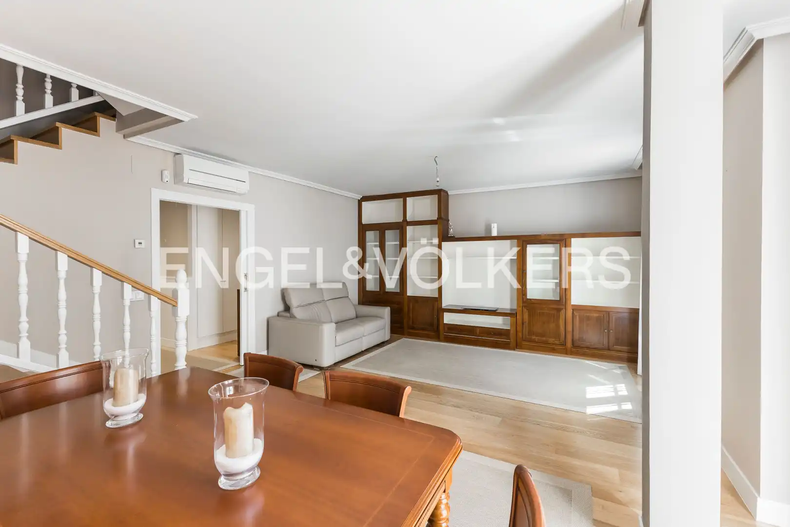 Sala de estar de Casa o chalet en venta en  Madrid Capital con Aire acondicionado, Calefacción y Jardín privado