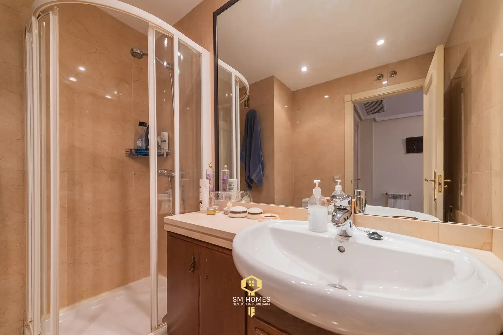 Badezimmer von Wohnung zum Verkauf in Madrid mit Klimaanlage, Heizung und Terrasse