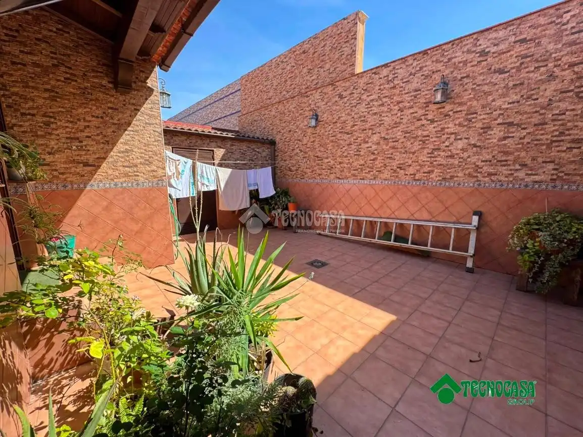 Terrassa de Casa adosada en venda en Gerindote amb Aire condicionat, Calefacció i Jardí privat