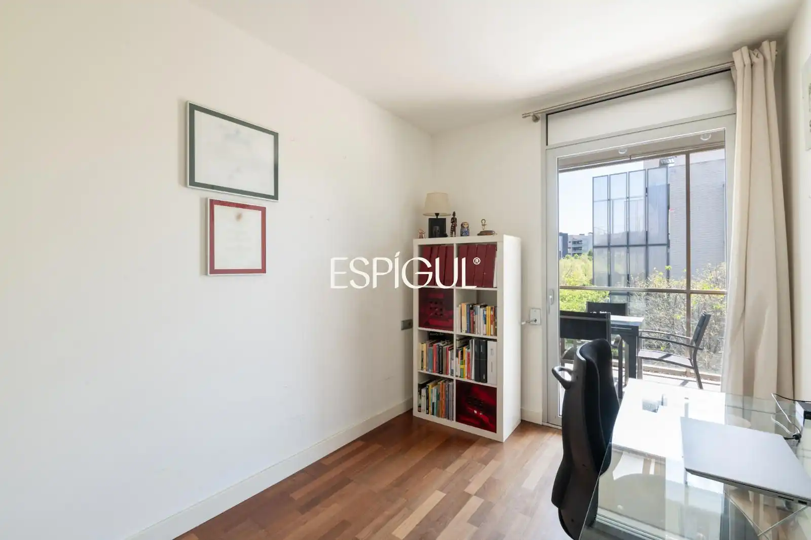Bedroom of Flat for sale in Sant Cugat del Vallès  with Air Conditioner, Heating and Parquet flooring