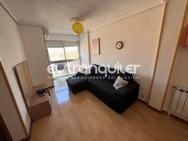 Living room of Flat for rent in Madrid  with Air Conditioner, Furnished and Washing machine