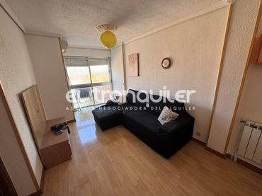 Flat with lift to rent in Calle Santa María Reina