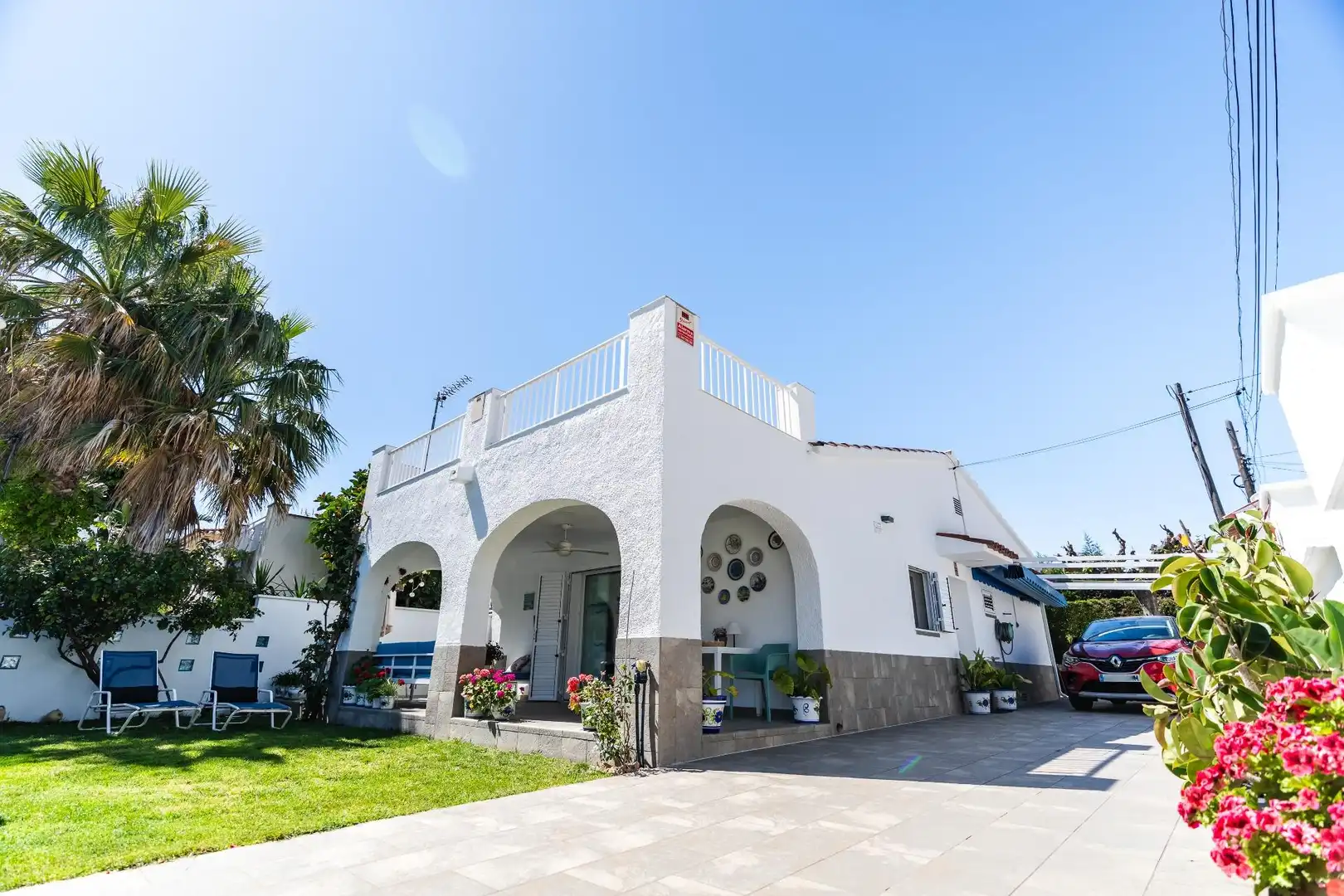 Vista exterior de Casa o xalet en venda en Cambrils amb Aire condicionat, Calefacció i Jardí privat