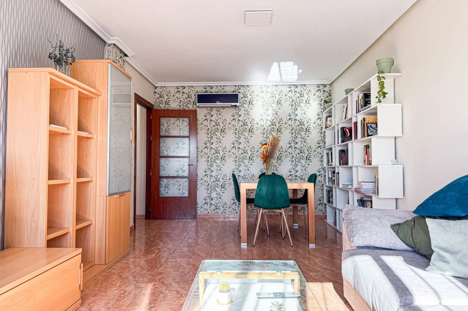 Sala de estar de Piso en venta en Almería con Aire acondicionado, Calefacción y Terraza