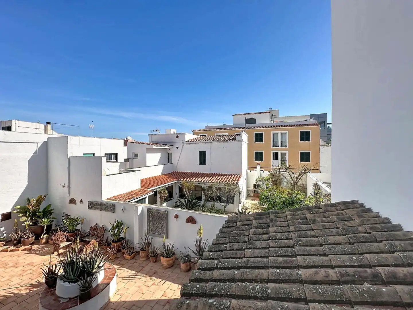 Vista exterior de Apartamento en venta en Es Castell con Aire acondicionado y Balcón