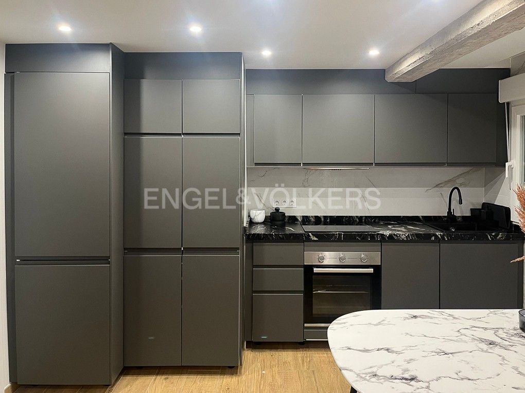 Cuina de Apartament de lloguer en  Valencia Capital amb Aire condicionat, Calefacció i Moblat