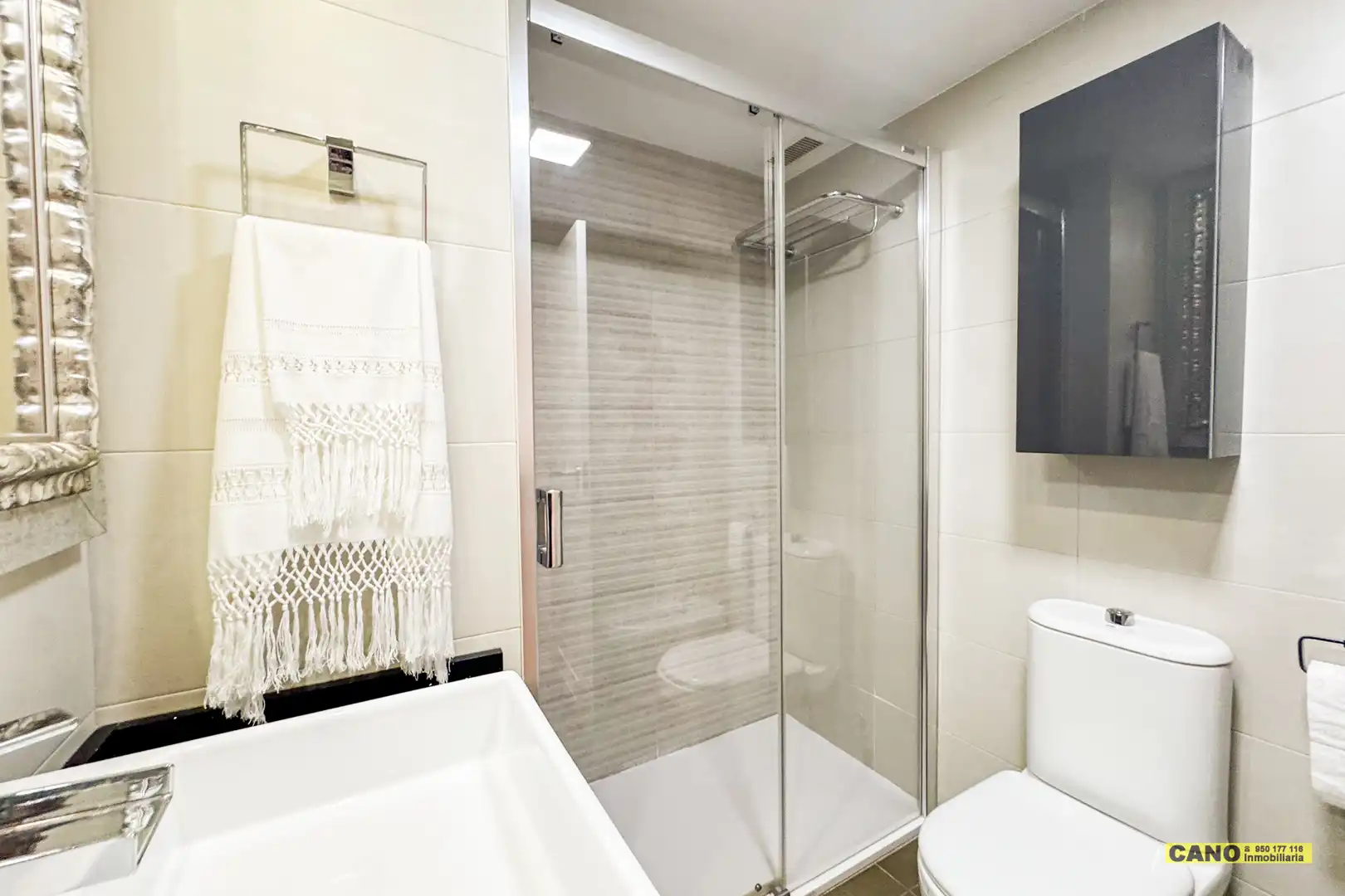 Baño de Piso en venta en Almería con Aire acondicionado, Calefacción y Terraza