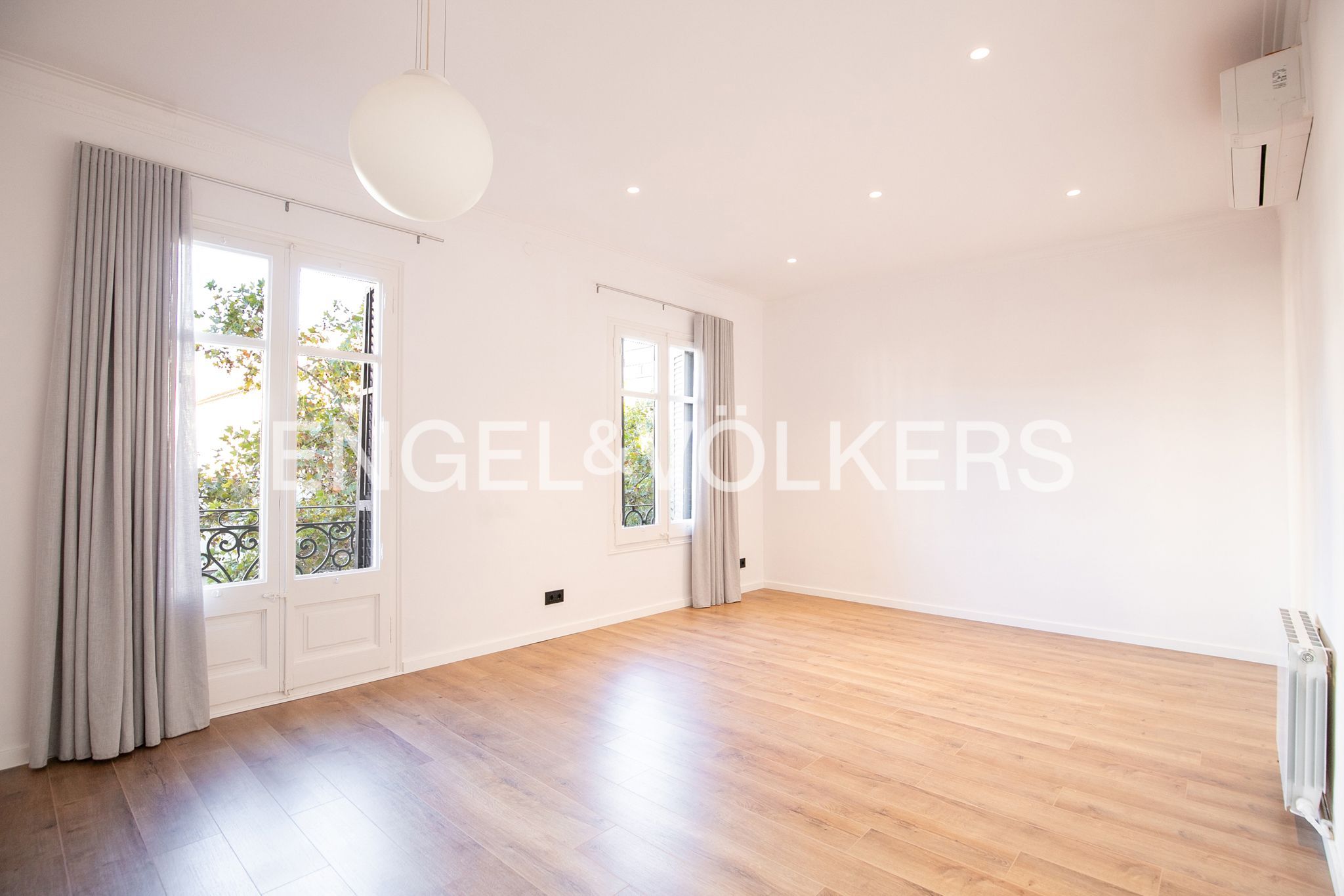 Vista exterior de Pis en venda en  Barcelona Capital amb Aire condicionat, Calefacció i Parquet