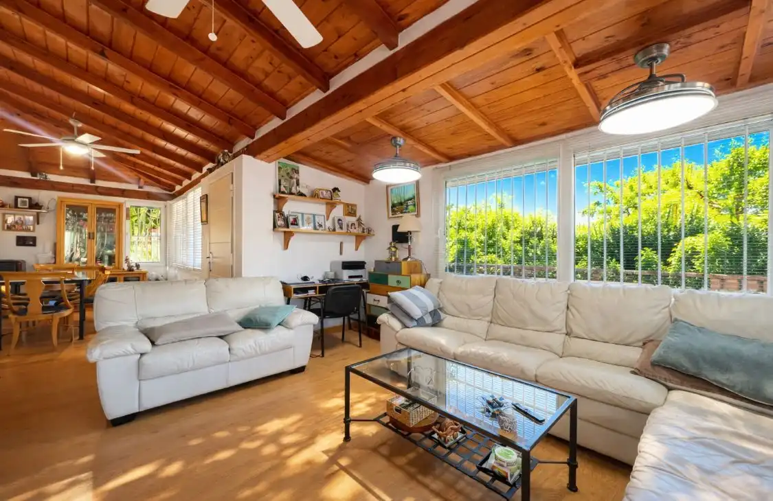 Terraced house with pool for sale in Haygon, imagen 4