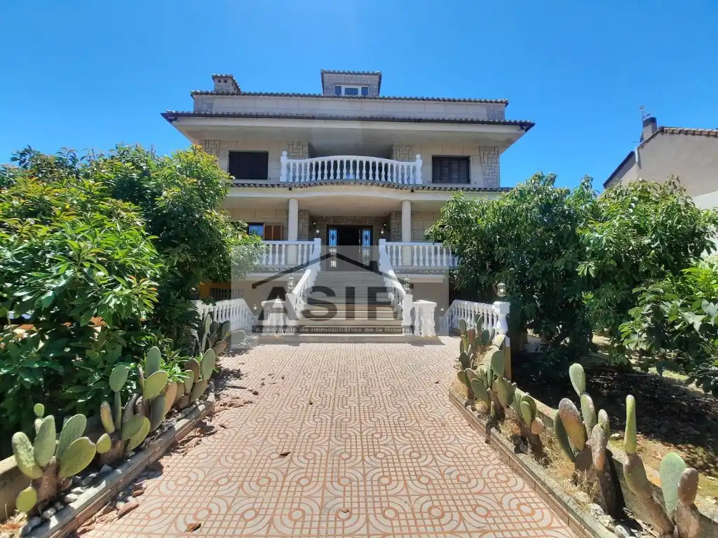 Vista exterior de Casa o xalet en venda en Albalat de la Ribera amb Aire condicionat, Calefacció i Jardí privat