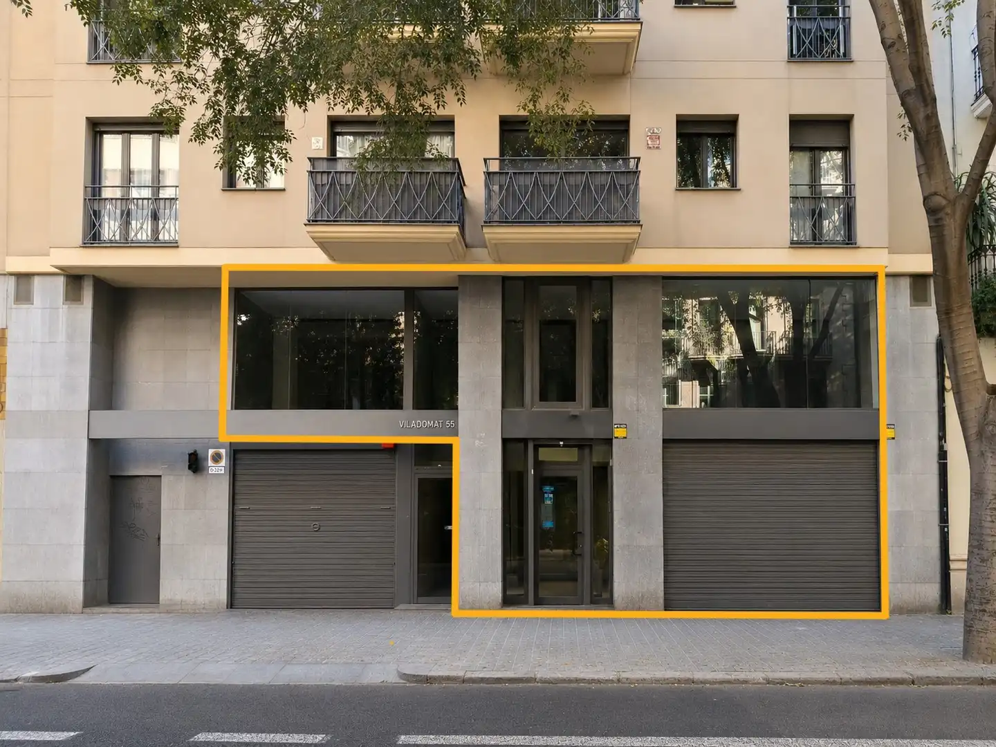 Vista exterior de Local de alquiler en Barcelona con Aire acondicionado