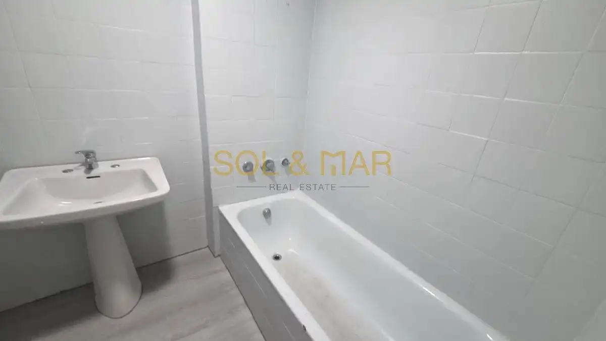 Badezimmer von Wohnung zum Verkauf in Torremolinos mit Heizung, Terrasse und Gemeinschaftspool