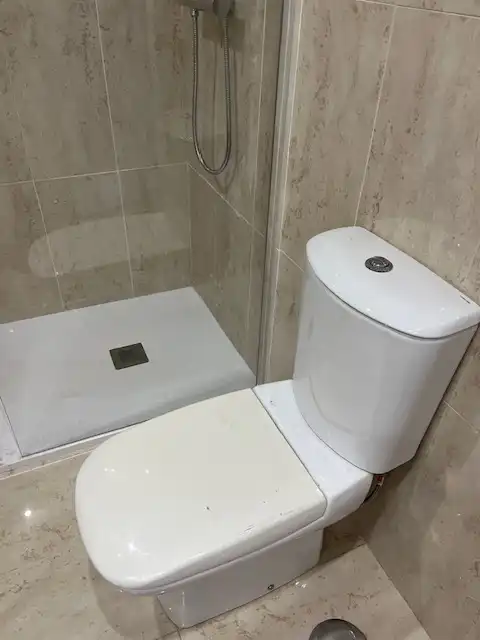 Baño de Piso de alquiler en Málaga con Aire acondicionado, Parquet y Terraza